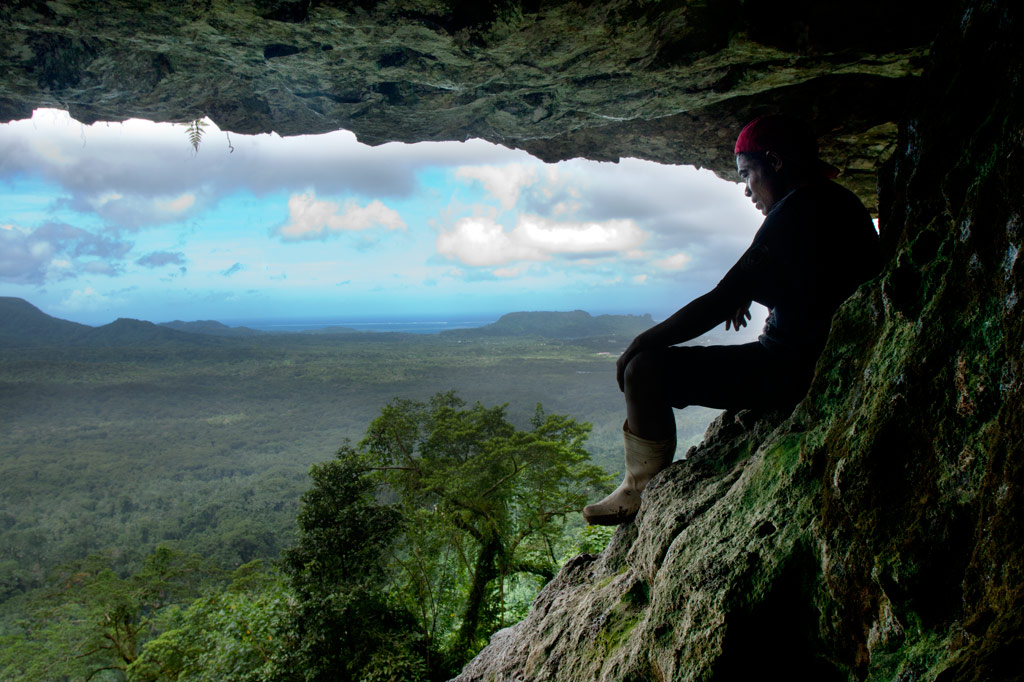 Nan Koropwung Cliff & Caverns